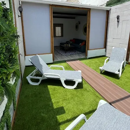 אכסניה Agueita Surf *